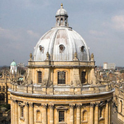 The Bodleian Library in Oxford is founded with 2,000 books.